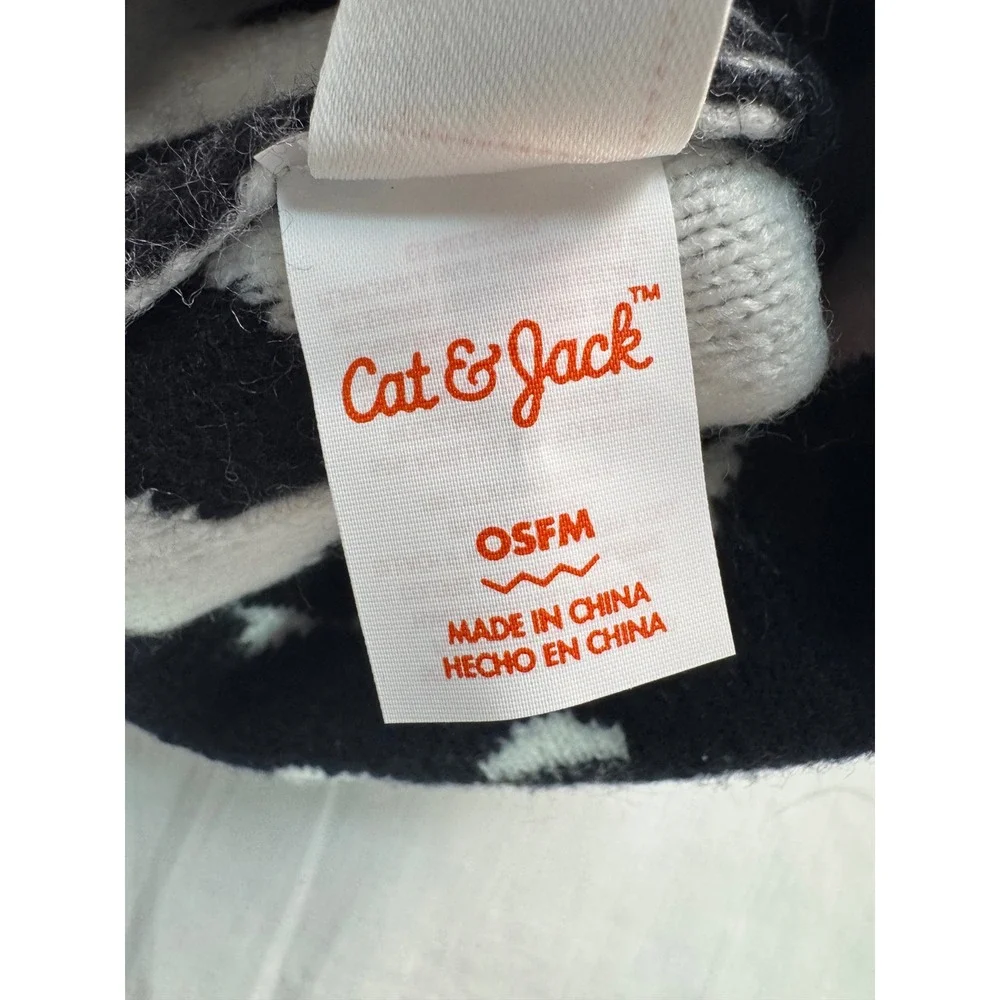 Cat & Jack Girls Black White Heart Knit Beanie Hat OSFM New